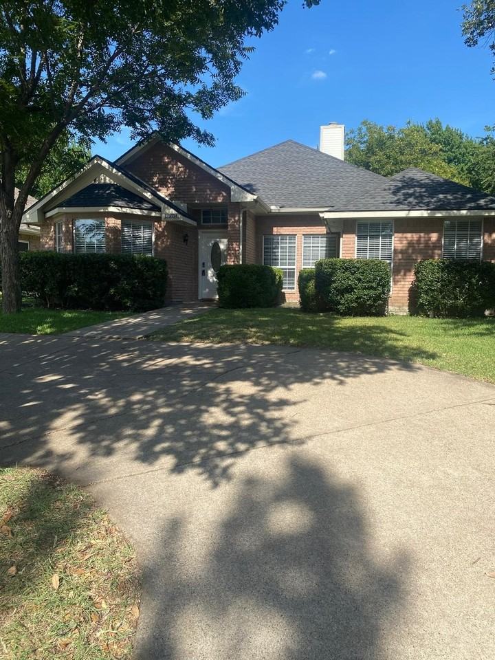 17804 Hillcrest Rd - Photo 2 of 18