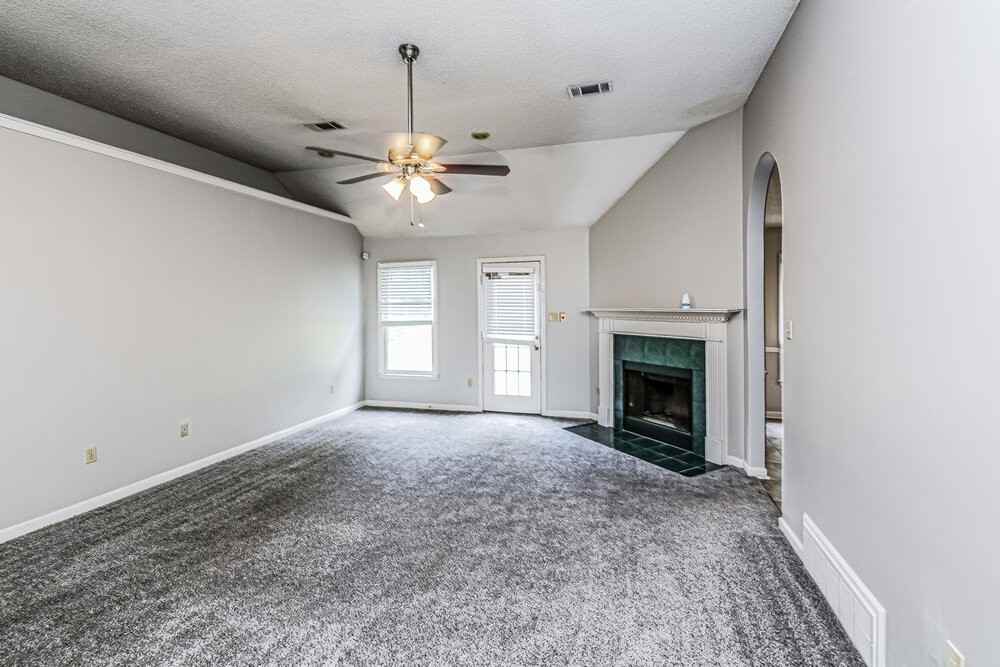 8730 Raspberry Ln - Photo 4 of 16