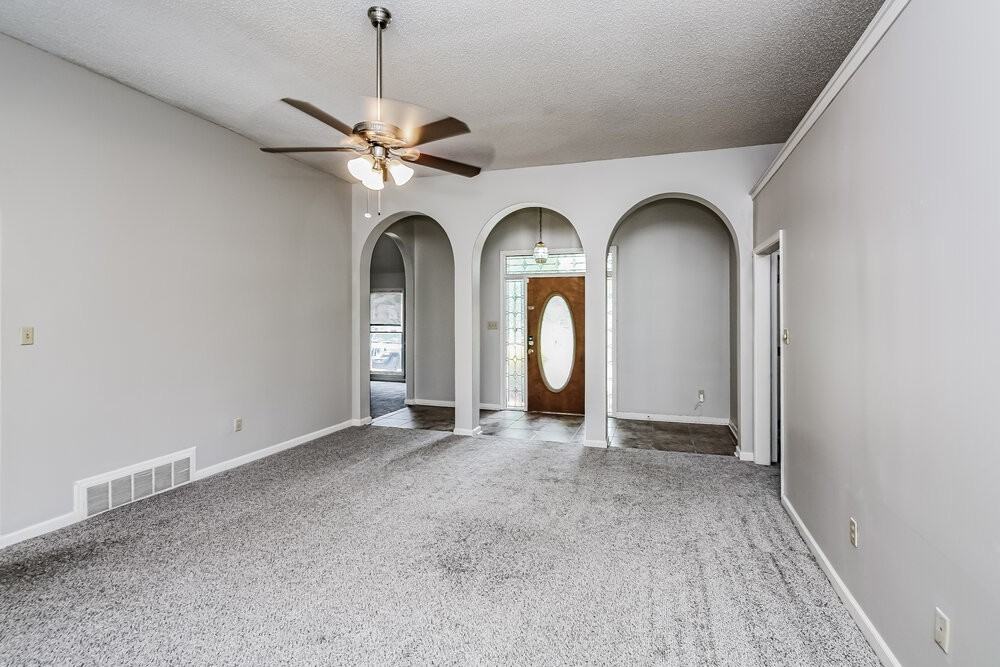 8730 Raspberry Ln - Photo 5 of 16