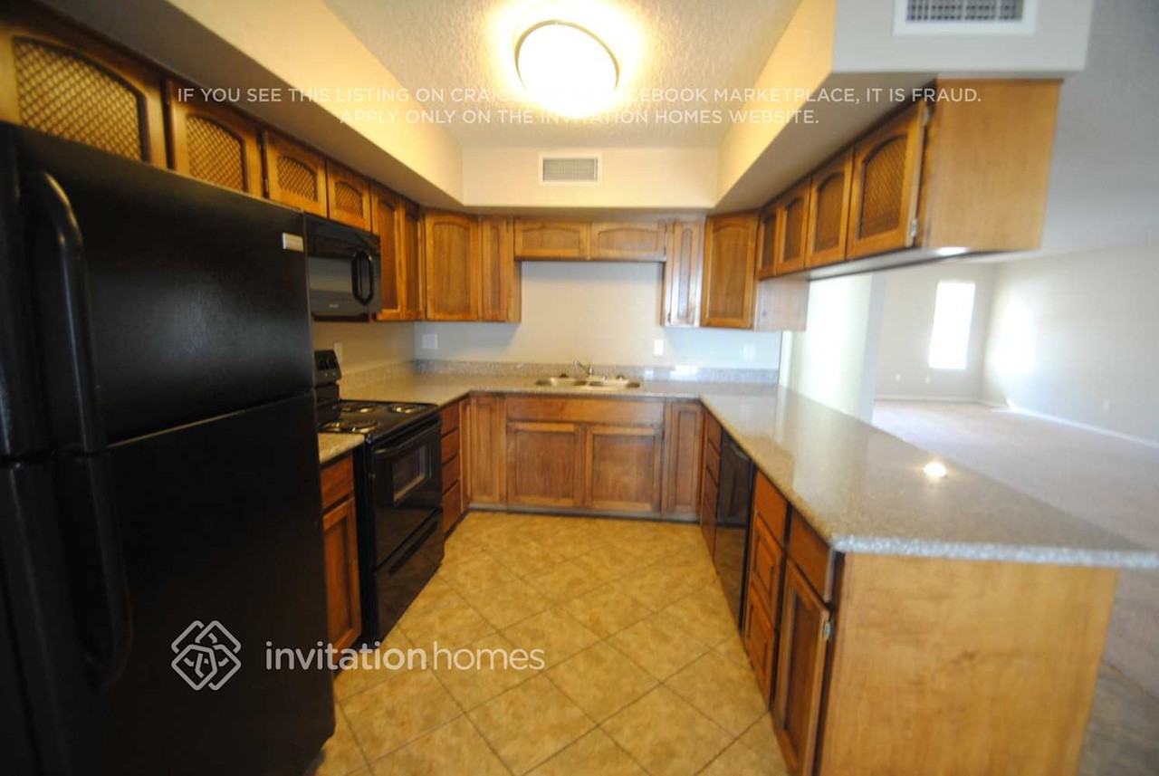 9214 W Cortez Ave - Photo 4 of 12