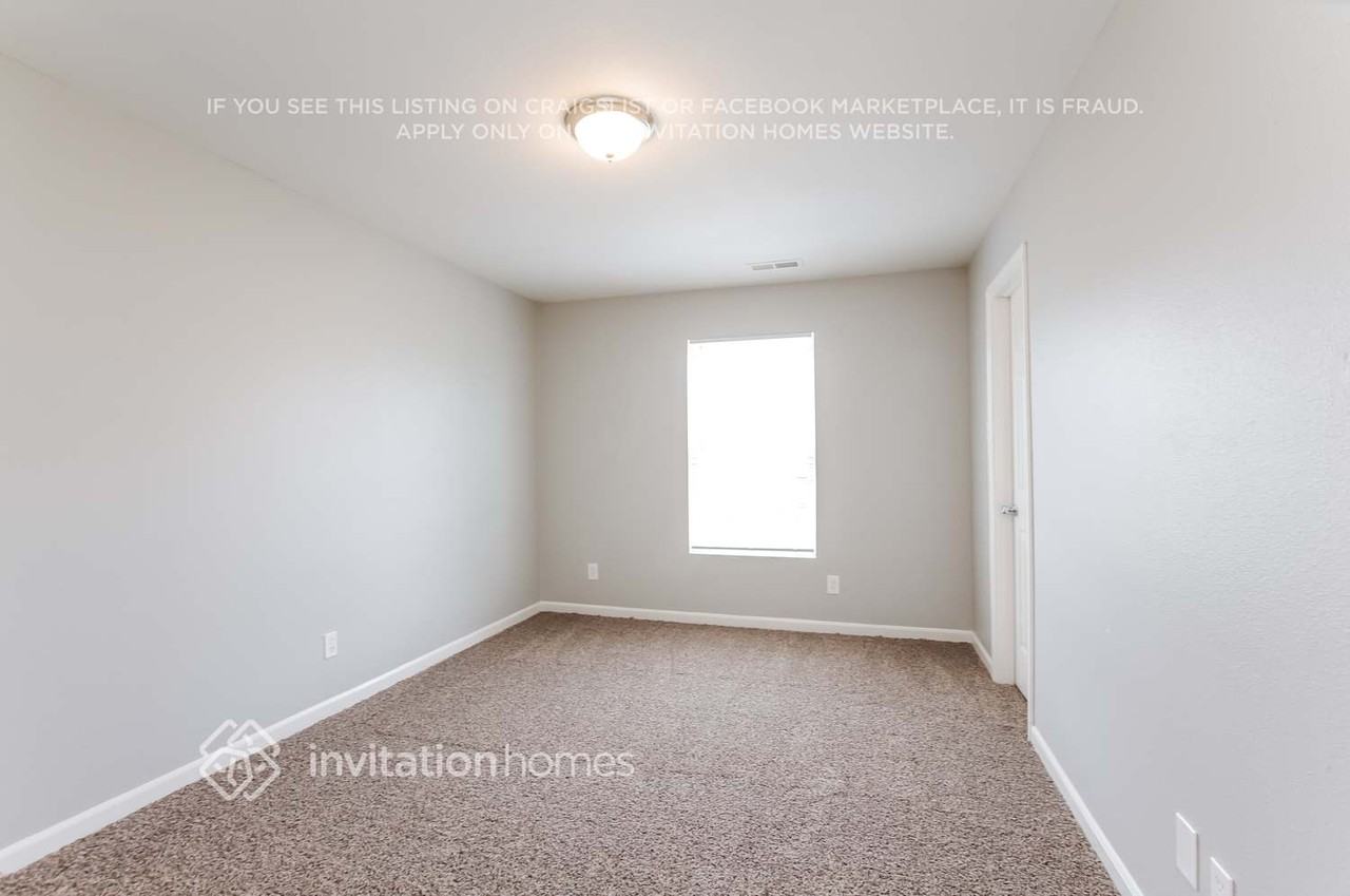 1723 Bray Dr - Photo 4 of 9