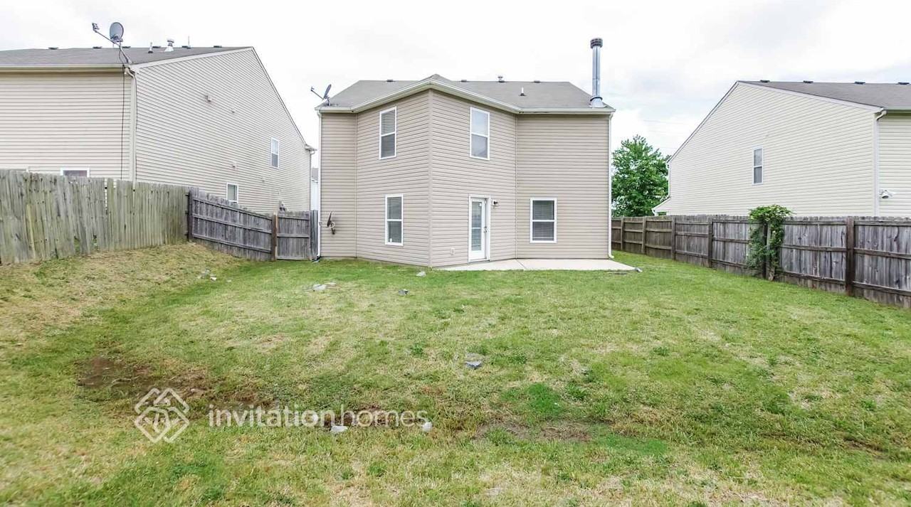 1723 Bray Dr - Photo 7 of 9