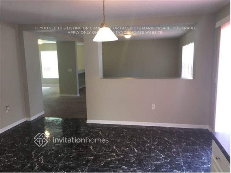 7352 Hunters Greene Cir - Photo 2 of 10