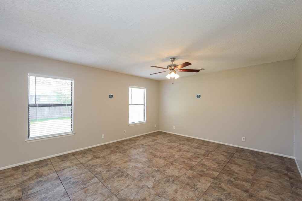3191 Beacon Fld - Photo 5 of 17