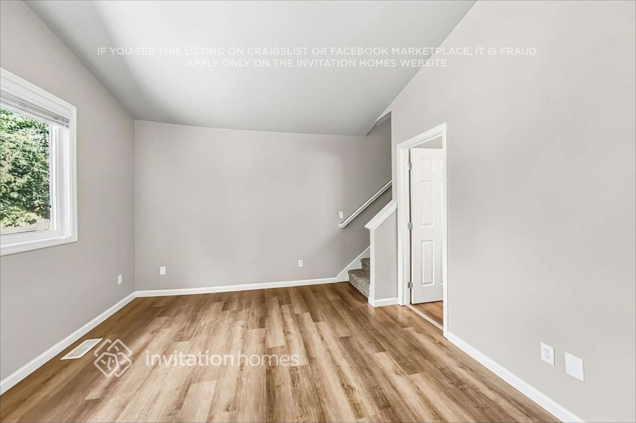 10504 56th Dr Ne - Photo 5 of 19
