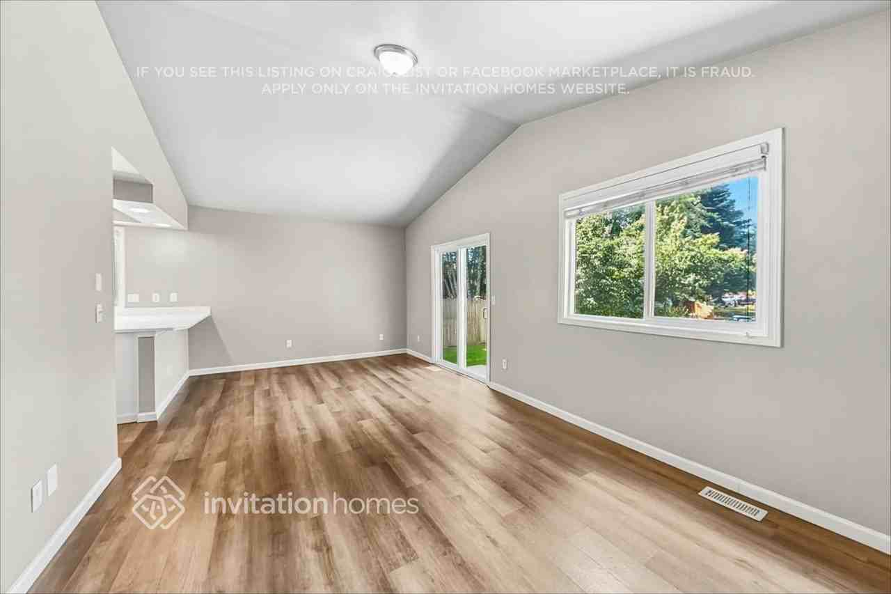 10504 56th Dr Ne - Photo 6 of 19