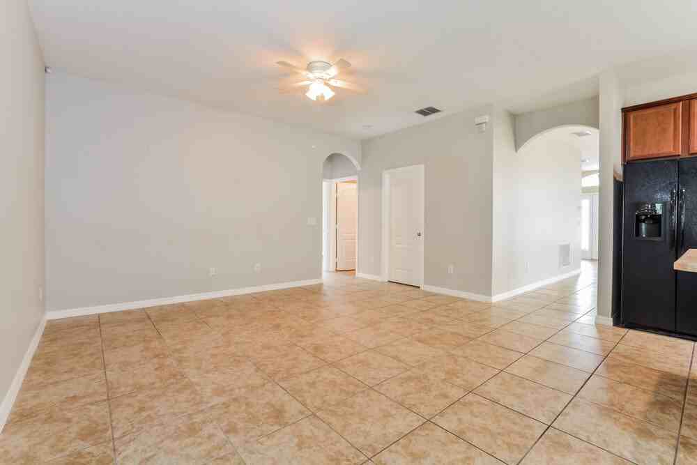 416 Marathon Ln - Photo 5 of 16