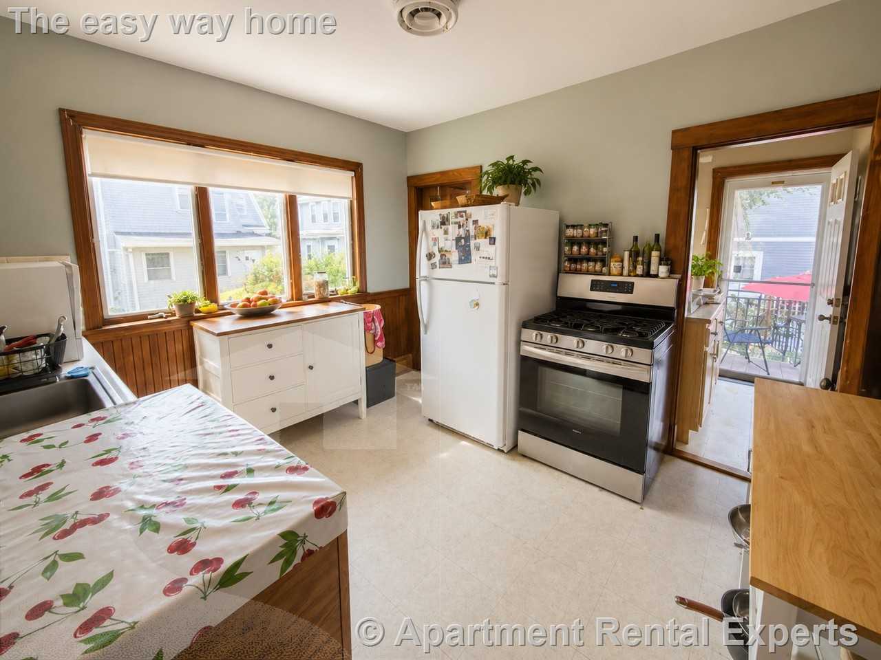 45 Pinkham Rd - Photo 3 of 6