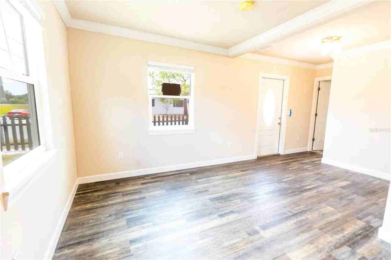 3047 38th Ave N - Photo 3 of 22