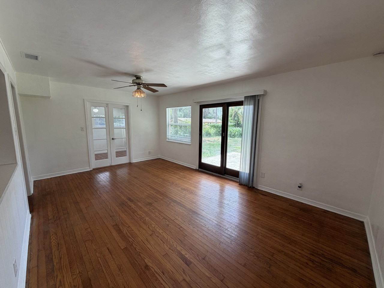 551 61st Ave S - Photo 3 of 17