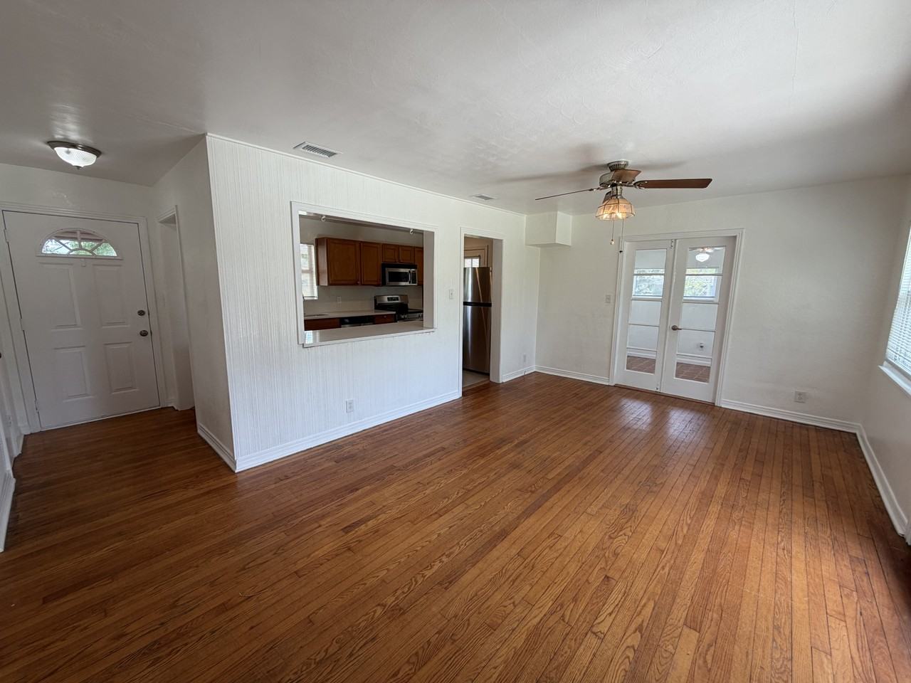 551 61st Ave S - Photo 4 of 17