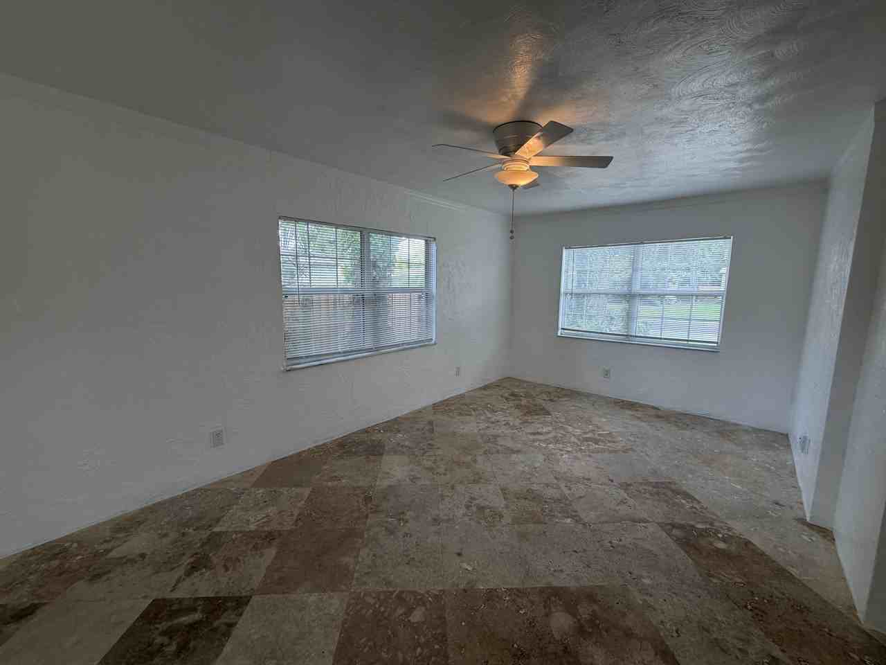635 61st Ave S - Photo 5 of 19