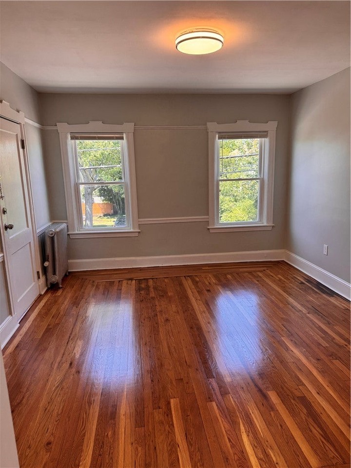 422 Pawtucket Ave - Photo 3 of 9