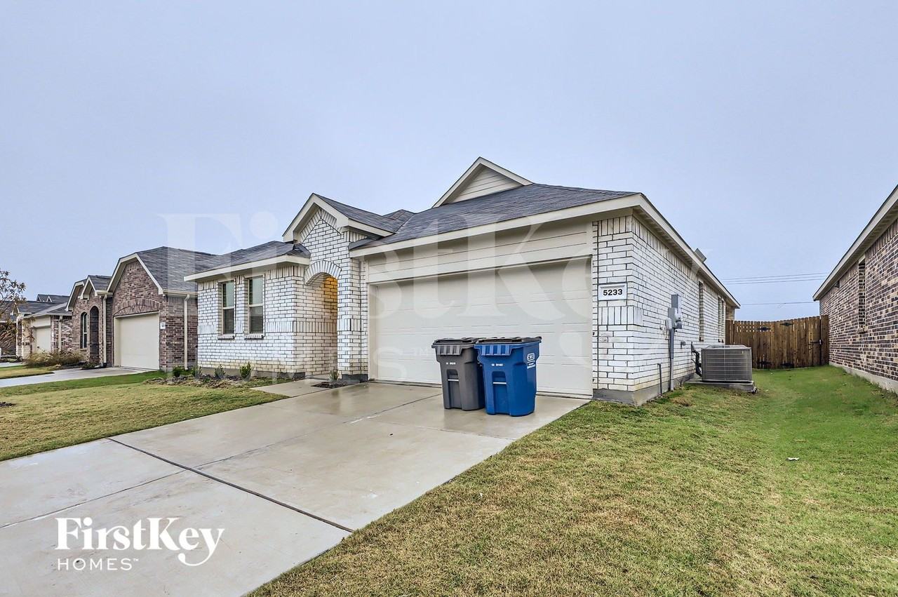 5233 Rockrose Ln - Photo 2 of 28