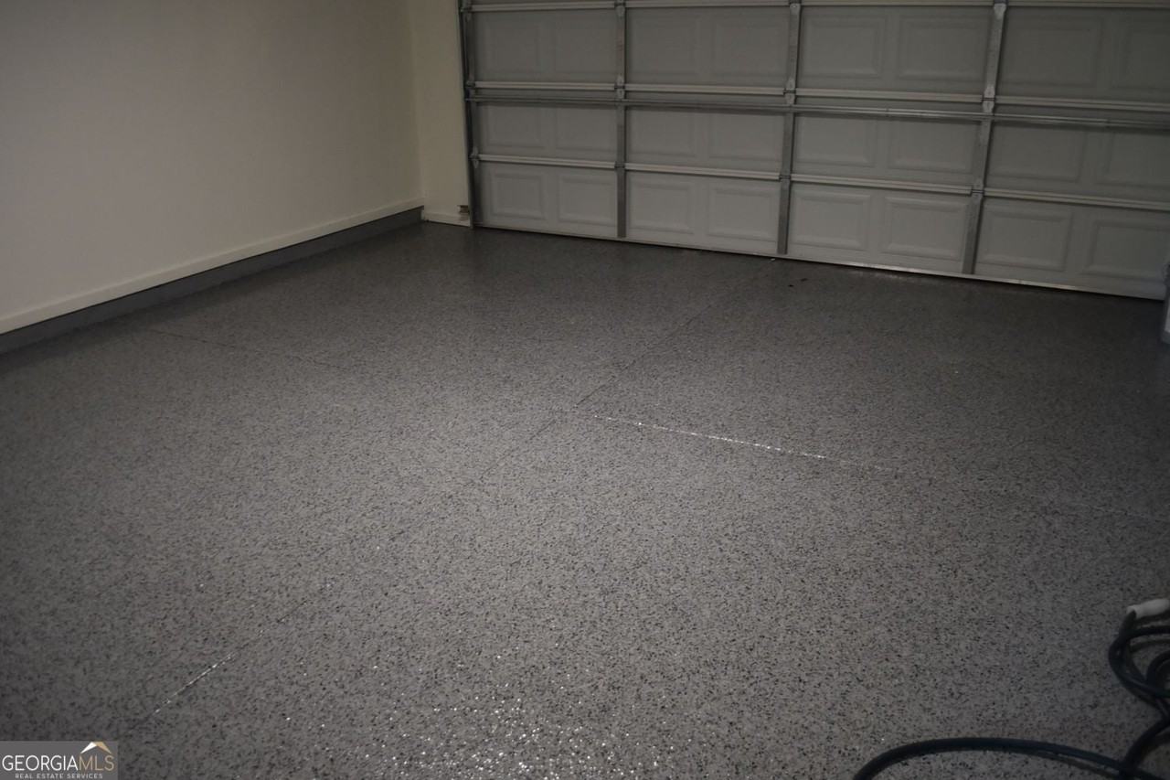 10680 Glenbarr Dr - Photo 3 of 22