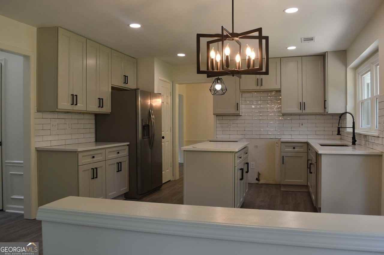 10680 Glenbarr Dr - Photo 6 of 22