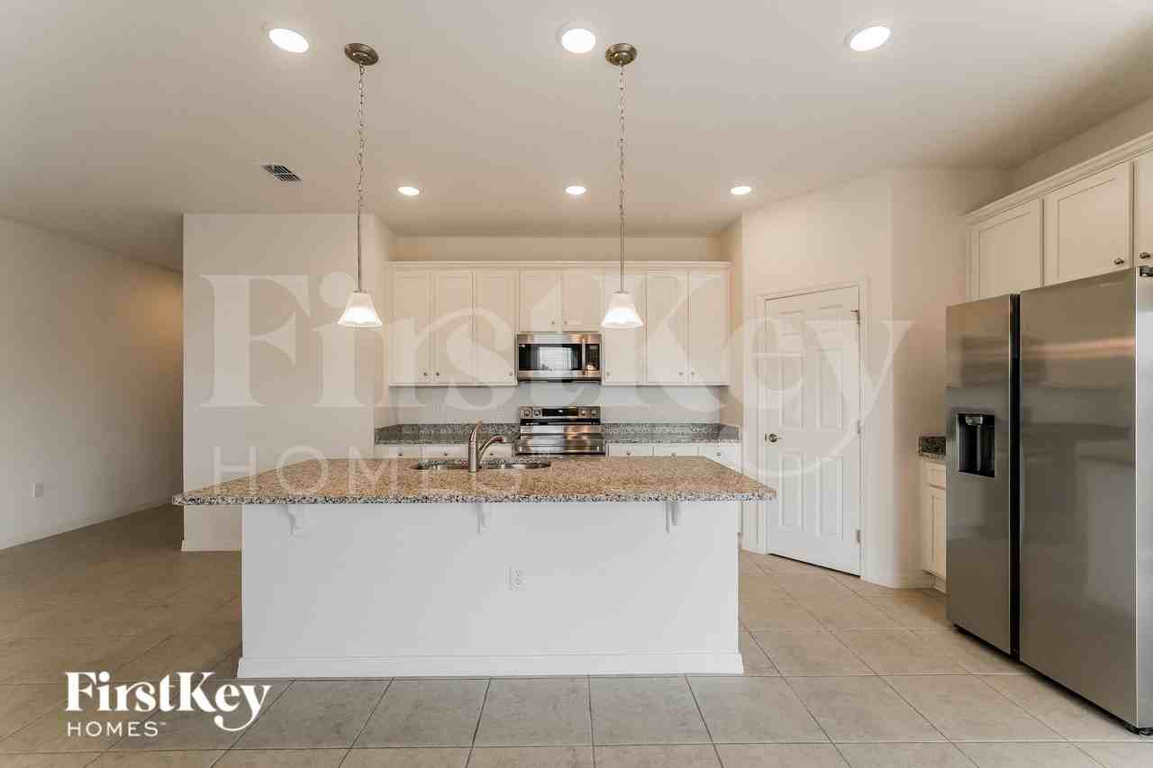 597 Crown Rose Dr - Photo 5 of 16