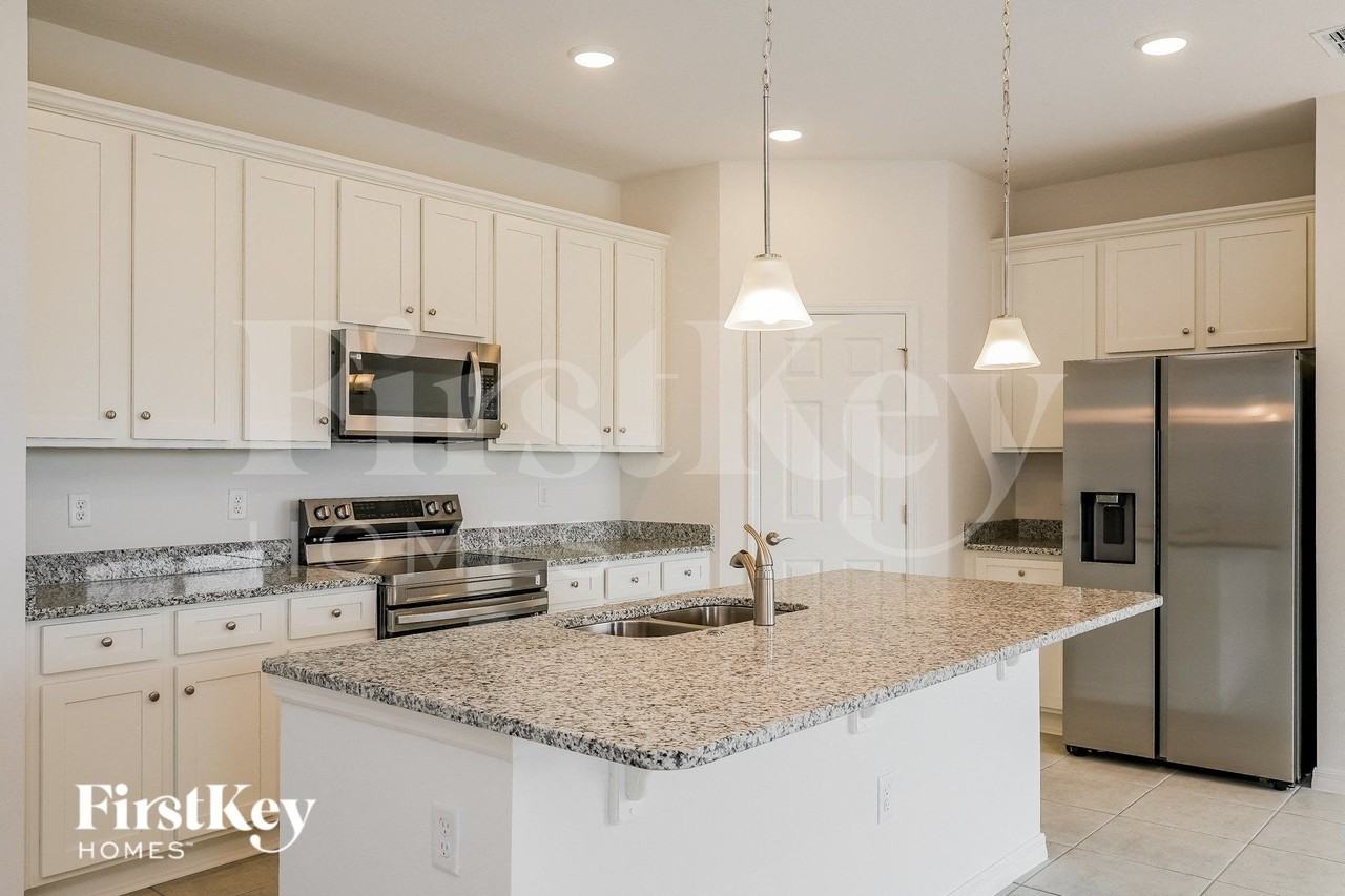597 Crown Rose Dr - Photo 6 of 16