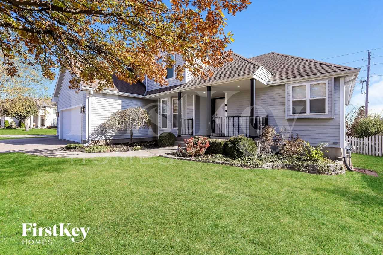 819 Trailway Dr - Photo 2 of 15