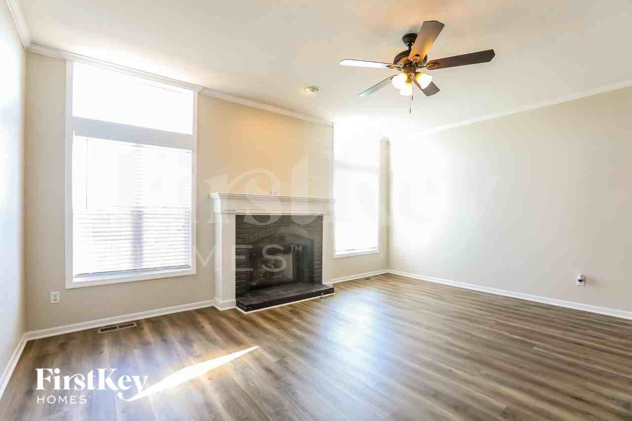 819 Trailway Dr - Photo 3 of 15
