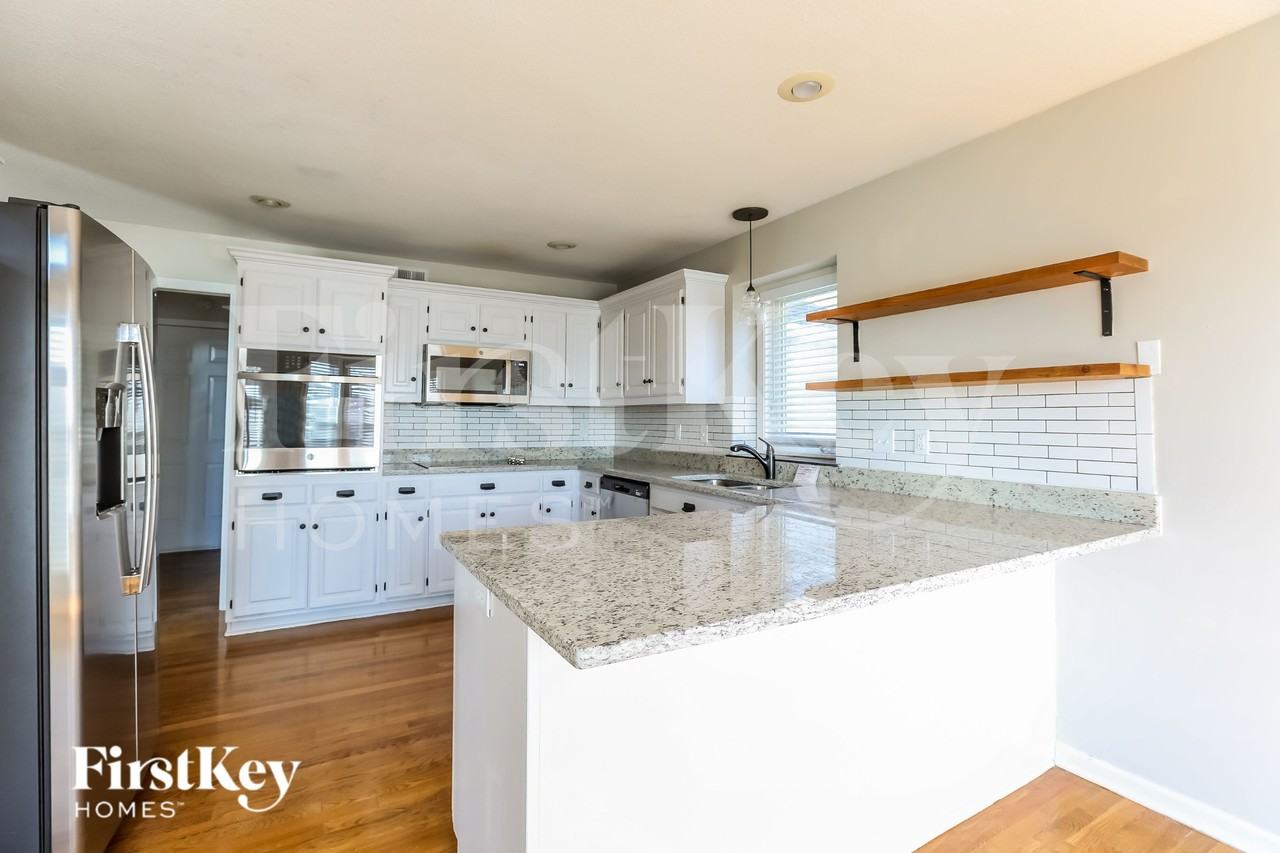 819 Trailway Dr - Photo 7 of 15