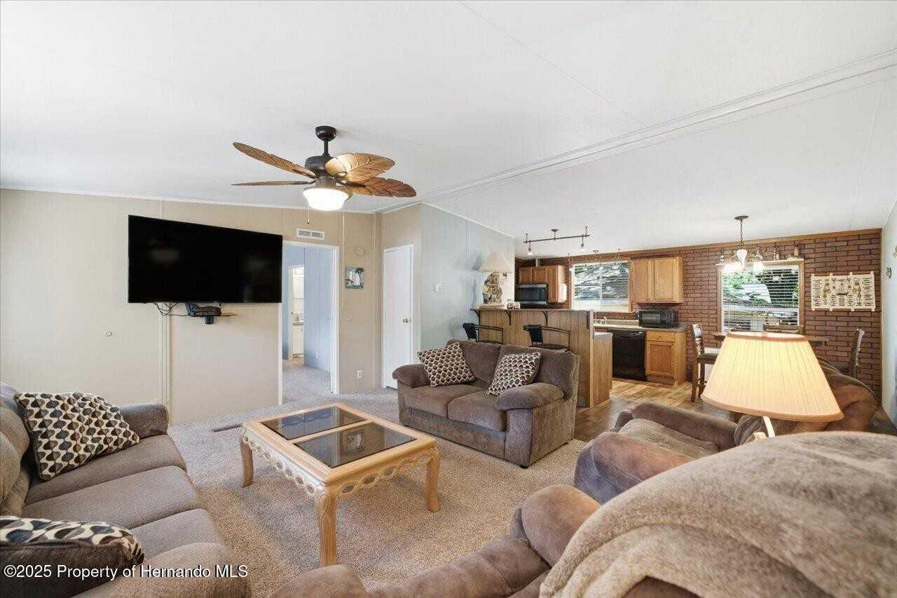 6715 W Richard Dr - Photo 4 of 47