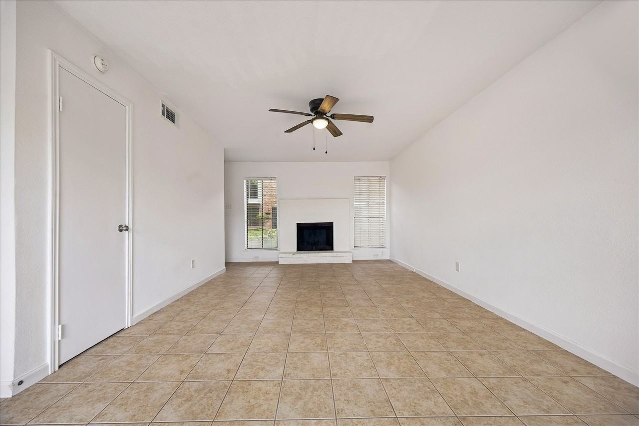 6645 Wanda Ln - Photo 3 of 18