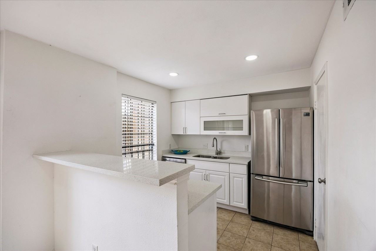 6645 Wanda Ln - Photo 5 of 18