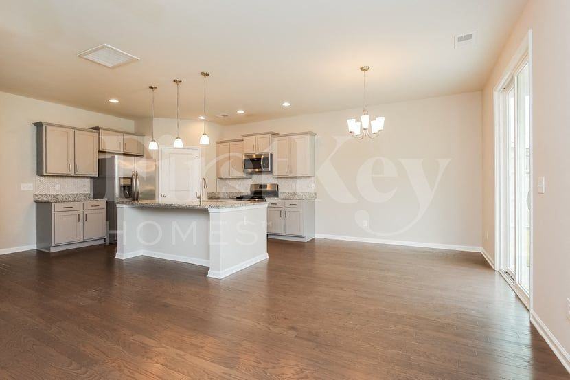 817 Neosho Ct - Photo 4 of 15