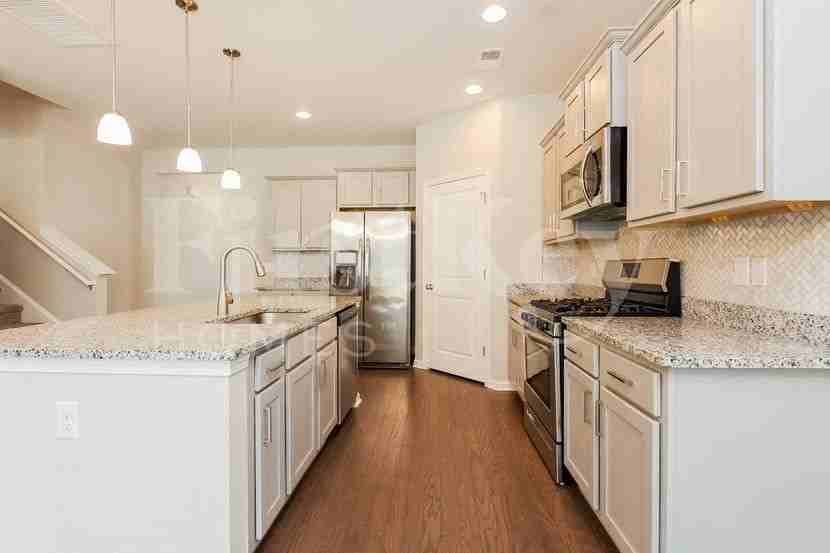 817 Neosho Ct - Photo 6 of 15