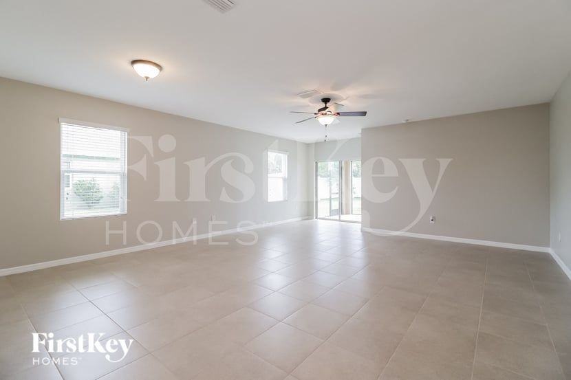 2532 Sw 9th Pl - Photo 3 of 15