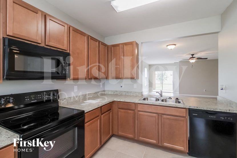 2532 Sw 9th Pl - Photo 6 of 15