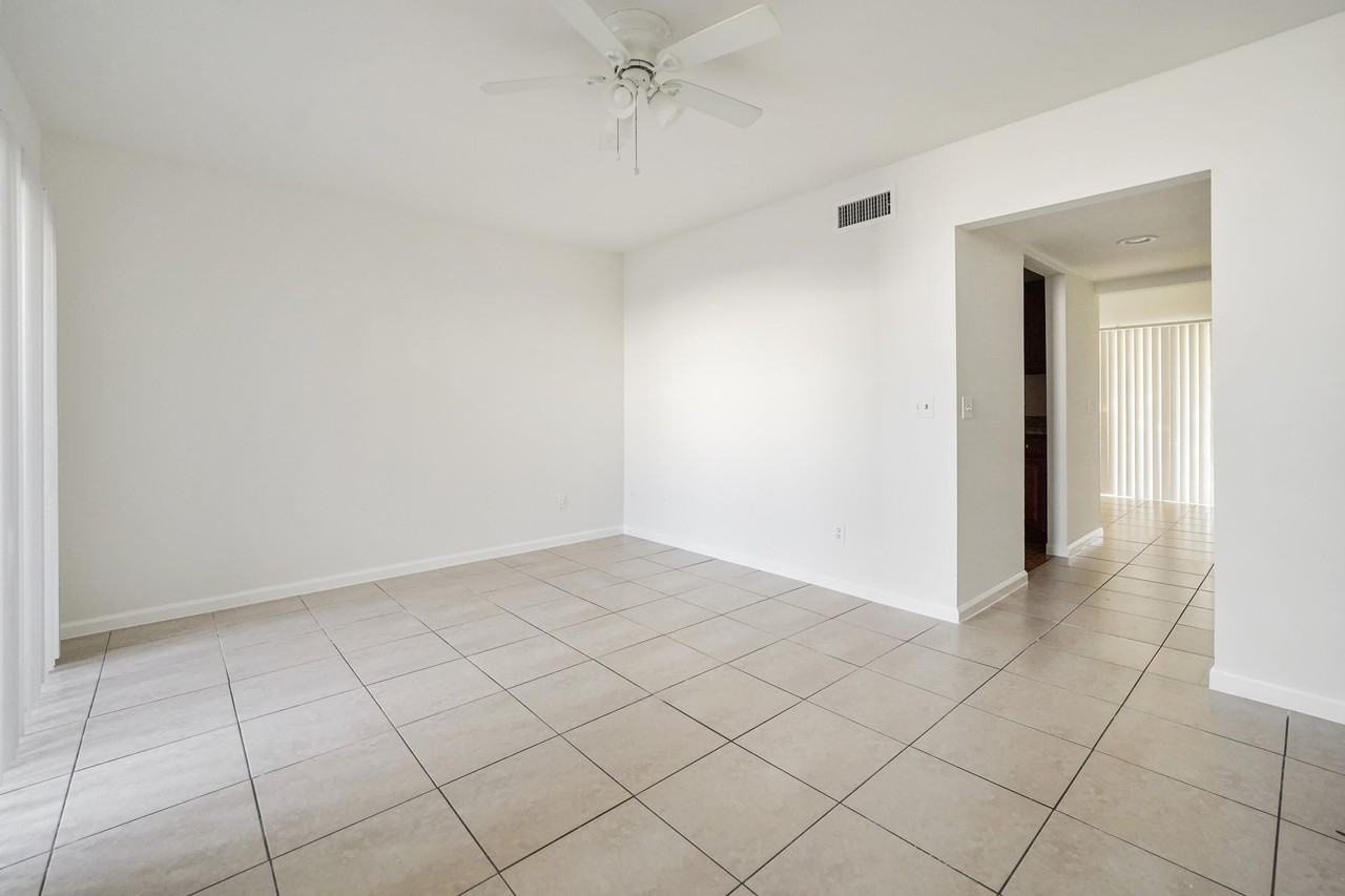5070 Elmhurst Rd - Photo 4 of 16