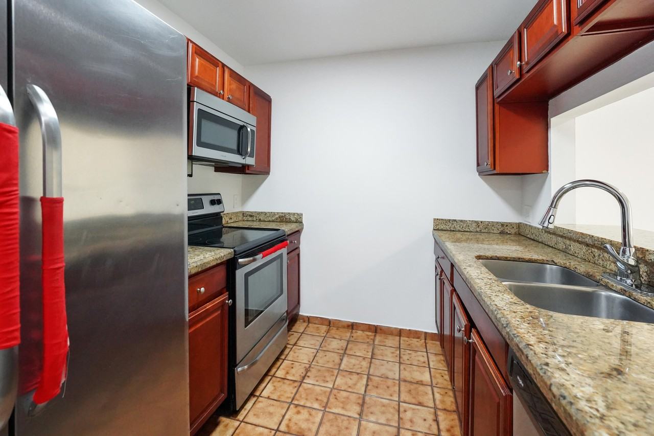 5070 Elmhurst Rd - Photo 5 of 16