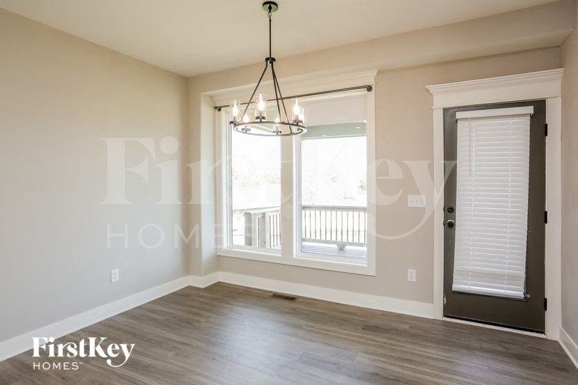 2217 Ne Janessa Dr - Photo 3 of 15