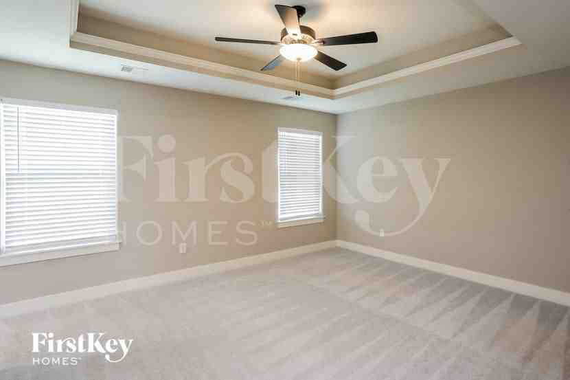 2217 Ne Janessa Dr - Photo 5 of 15