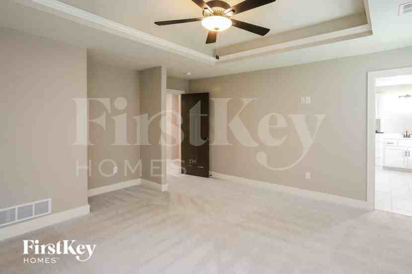 2217 Ne Janessa Dr - Photo 6 of 15