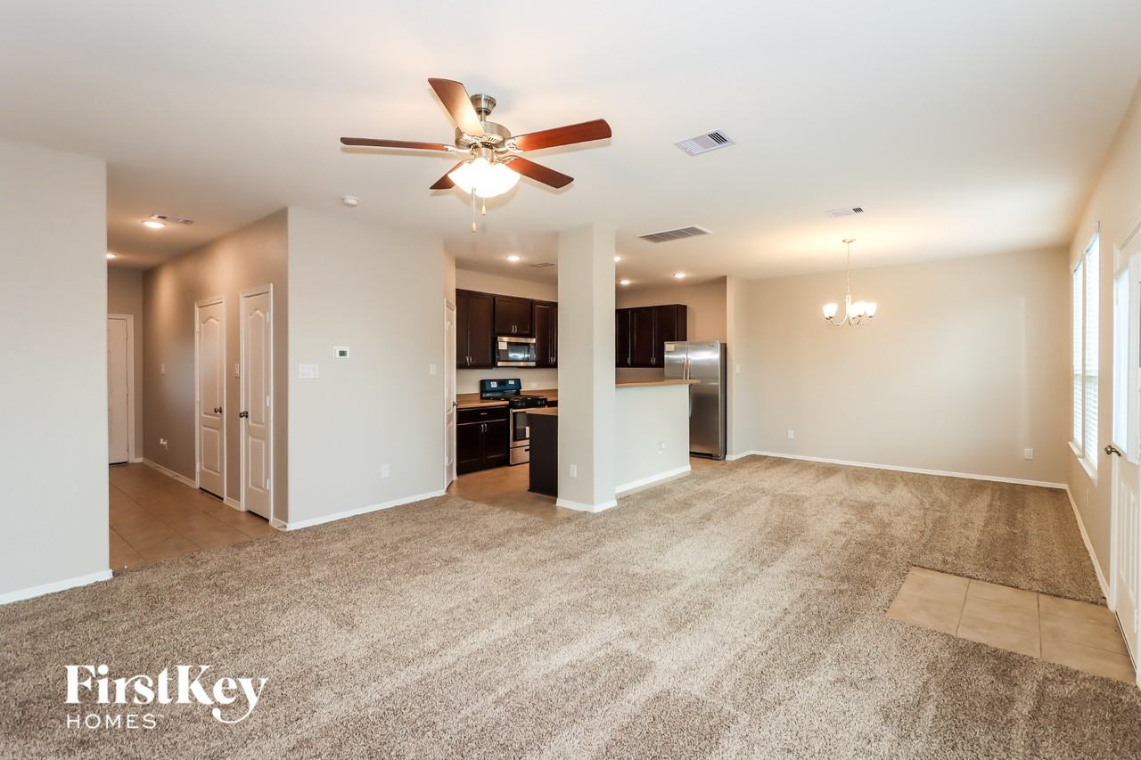 9935 Yanet Grove Ln - Photo 3 of 15