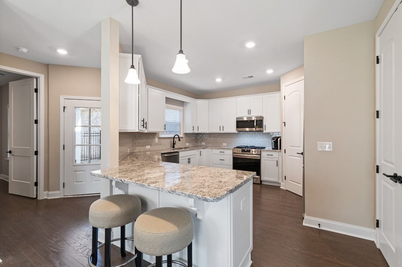 136 Calm Waters St - Photo 6 of 11