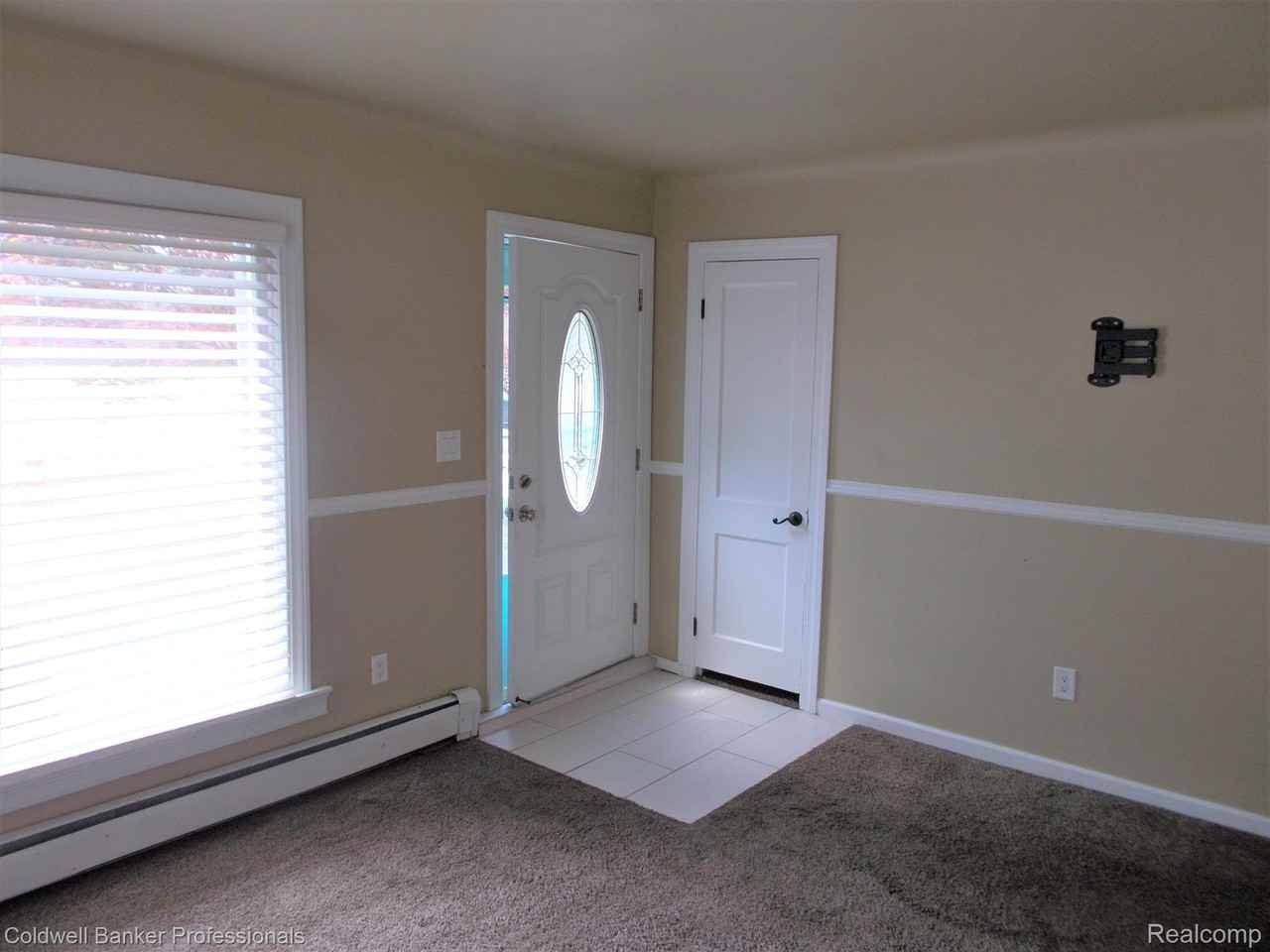 2205 E 10 Mile Rd - Photo 3 of 15