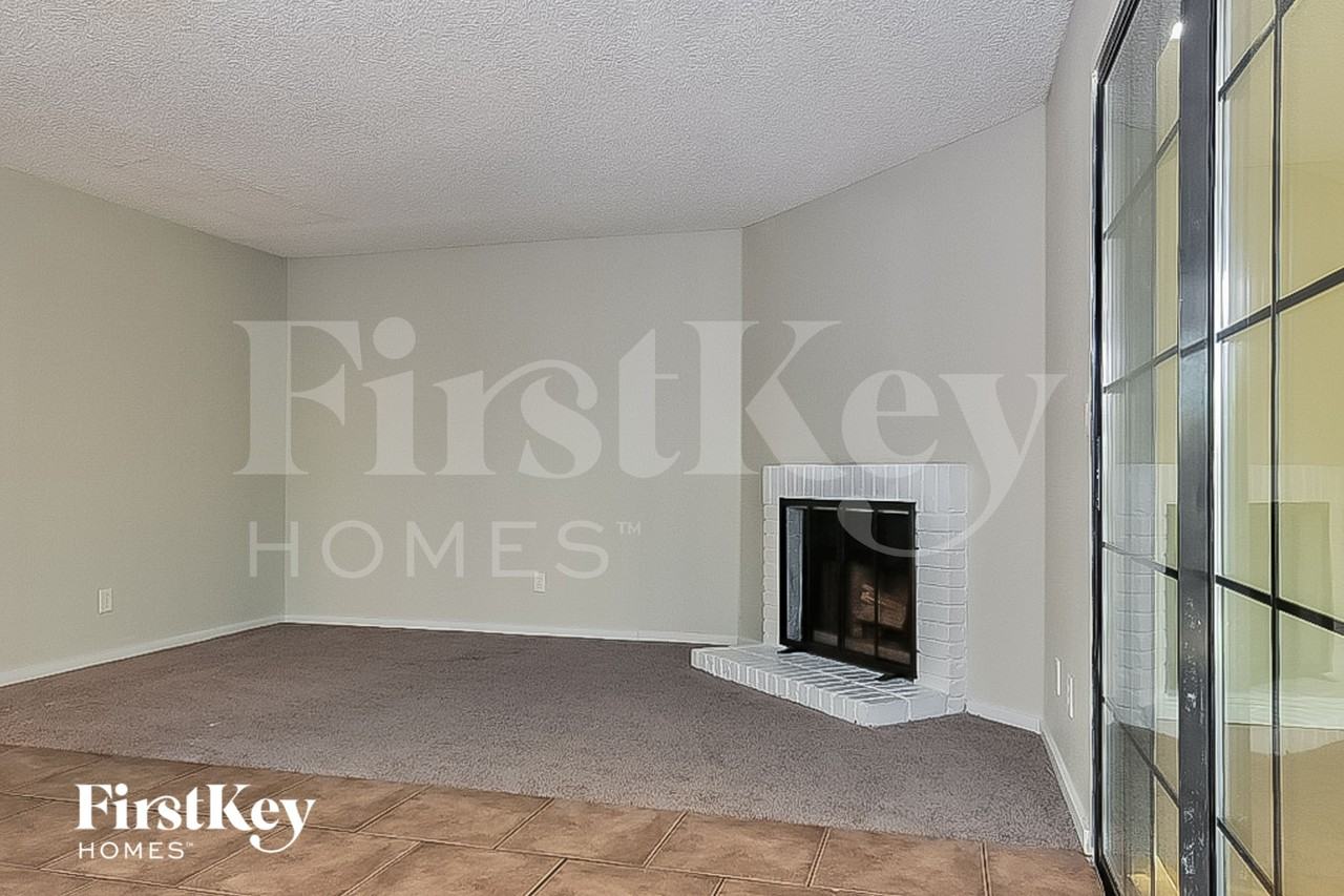 1335 Clagett Ln - Photo 3 of 15