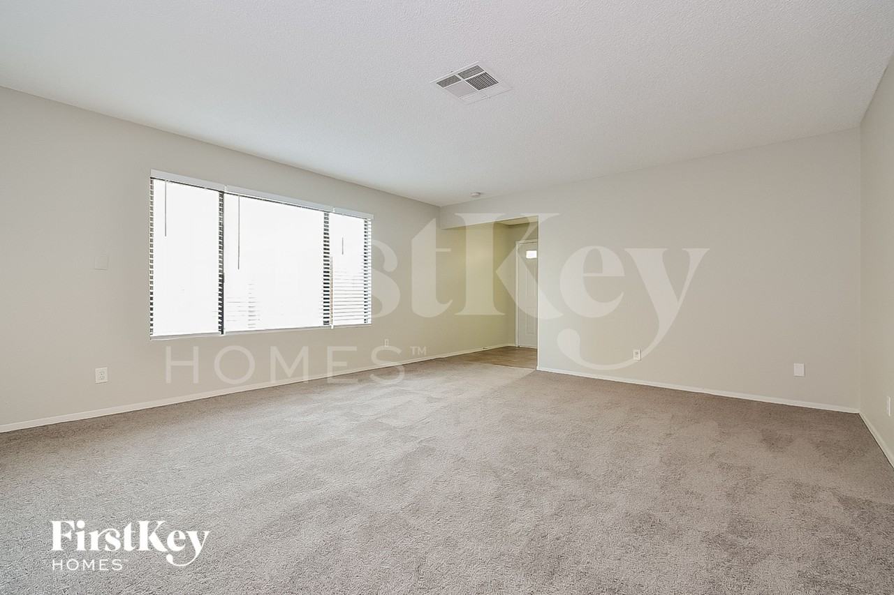 1335 Clagett Ln - Photo 5 of 15