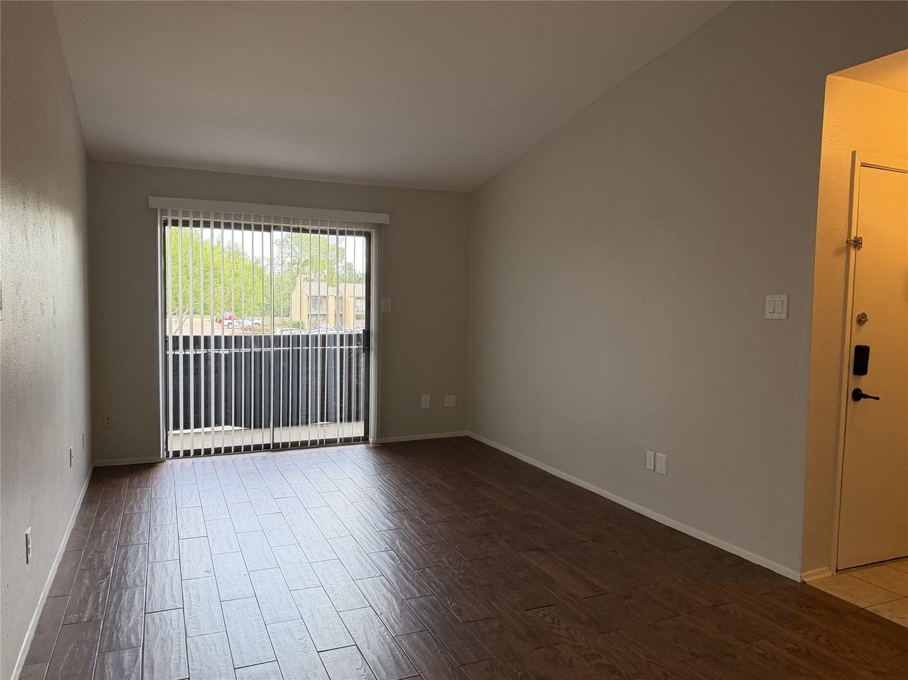 3300 Pebblebrook Dr - Photo 2 of 31