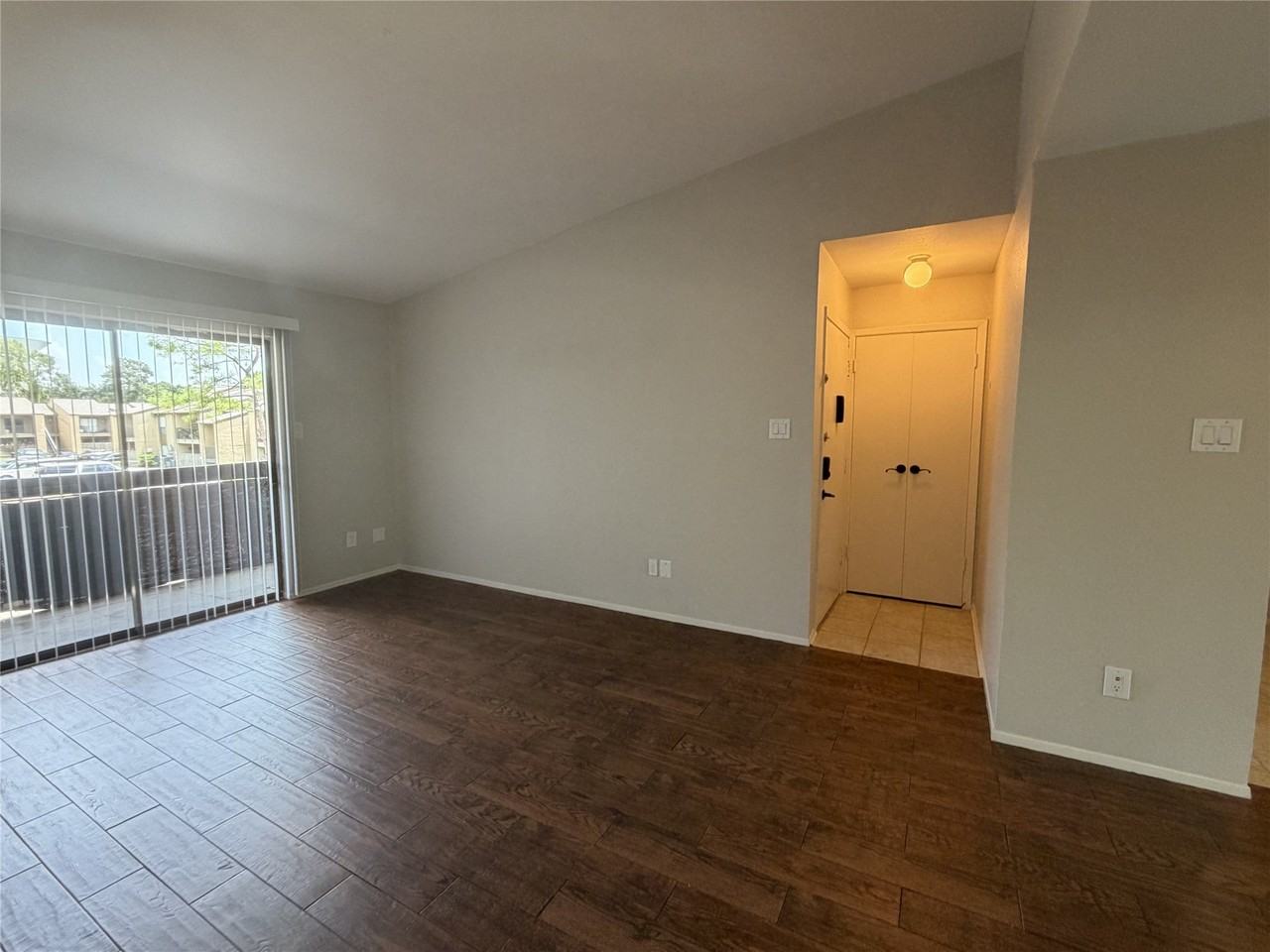 3300 Pebblebrook Dr - Photo 3 of 31