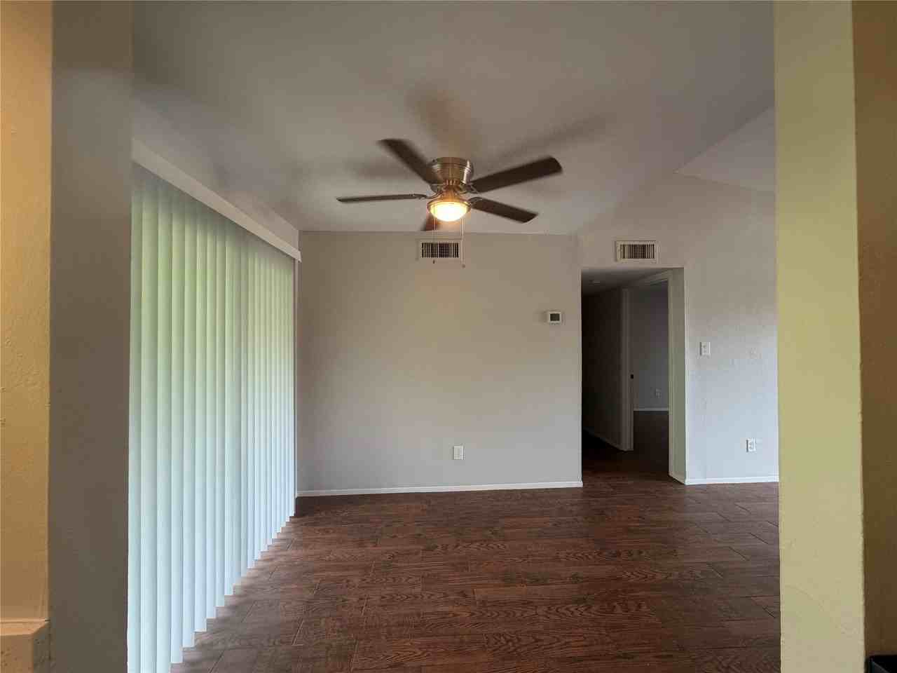 3300 Pebblebrook Dr - Photo 5 of 31