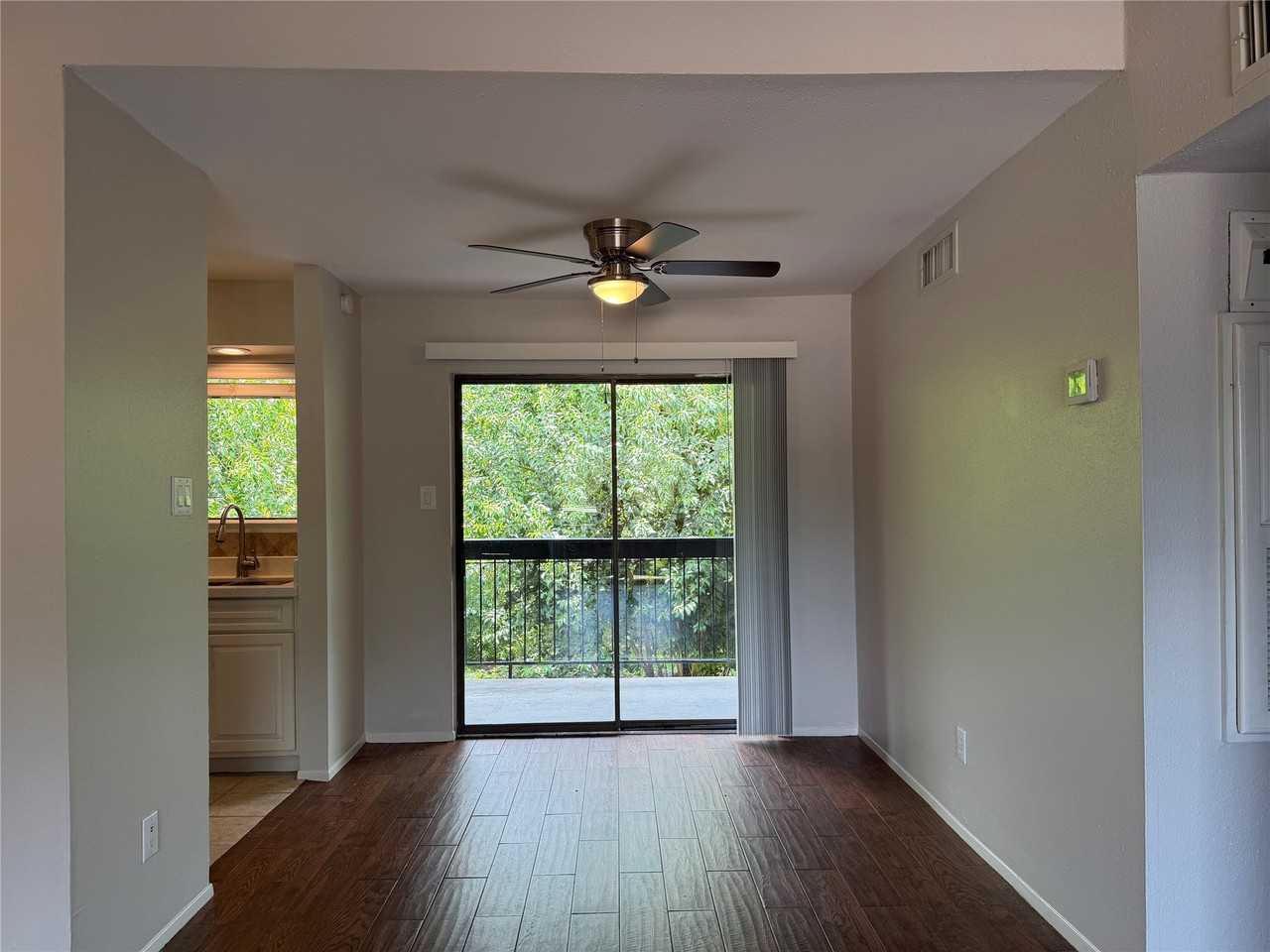 3300 Pebblebrook Dr - Photo 6 of 31