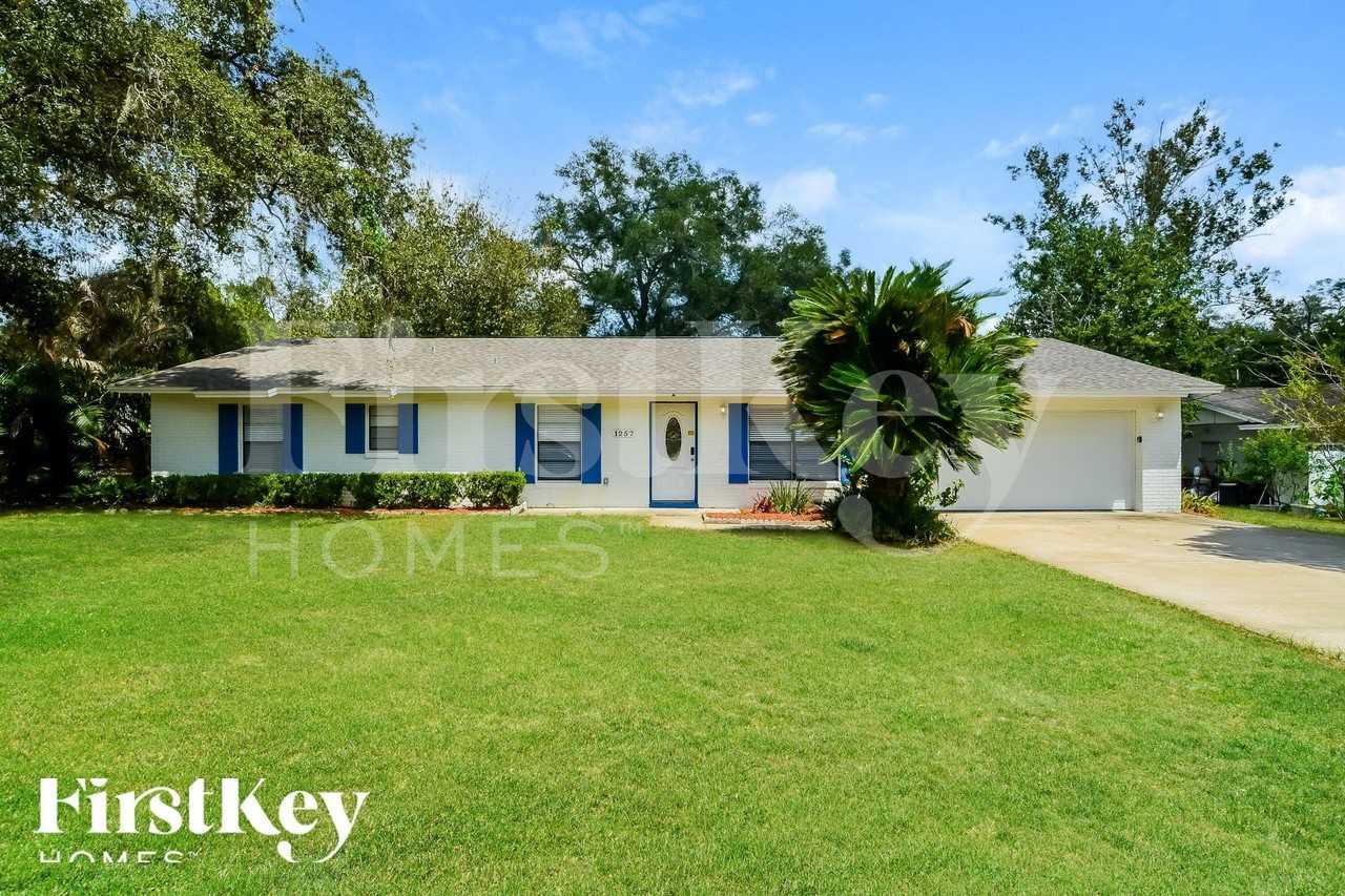 1257 Poinsettia Dr