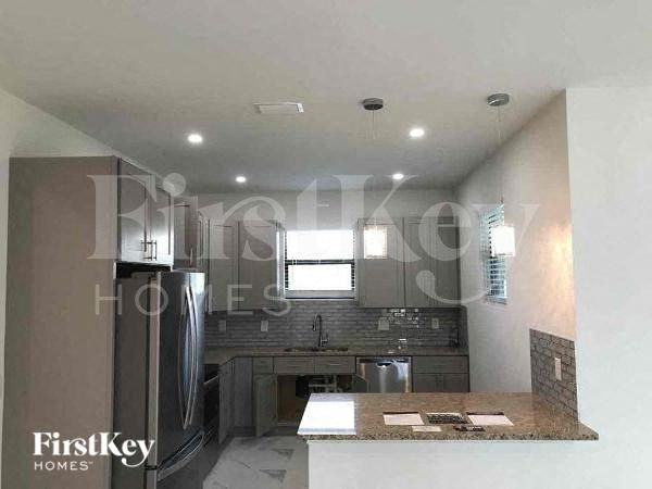 2514 13th St Sw - Photo 4 of 11