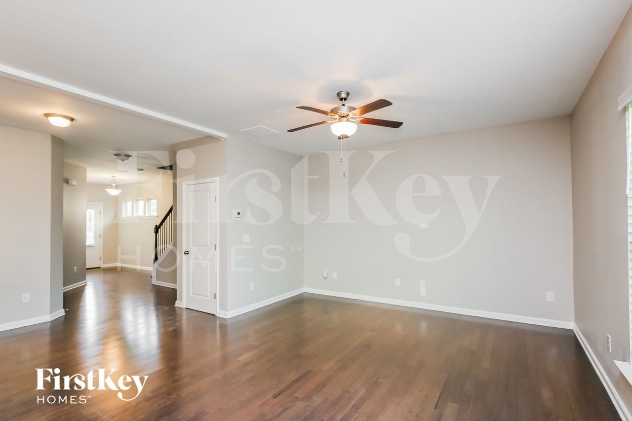 2139 Charcoal Ives Rd - Photo 3 of 15