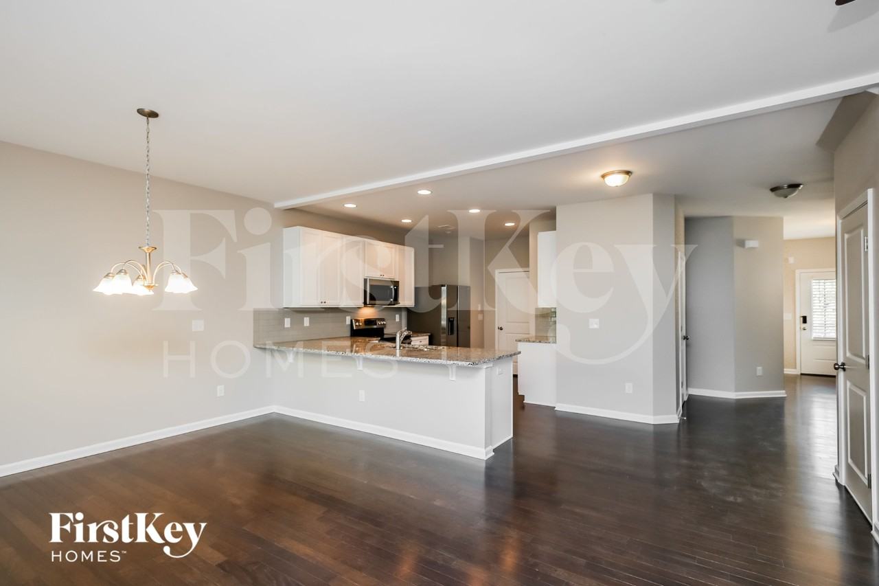 2139 Charcoal Ives Rd - Photo 5 of 15